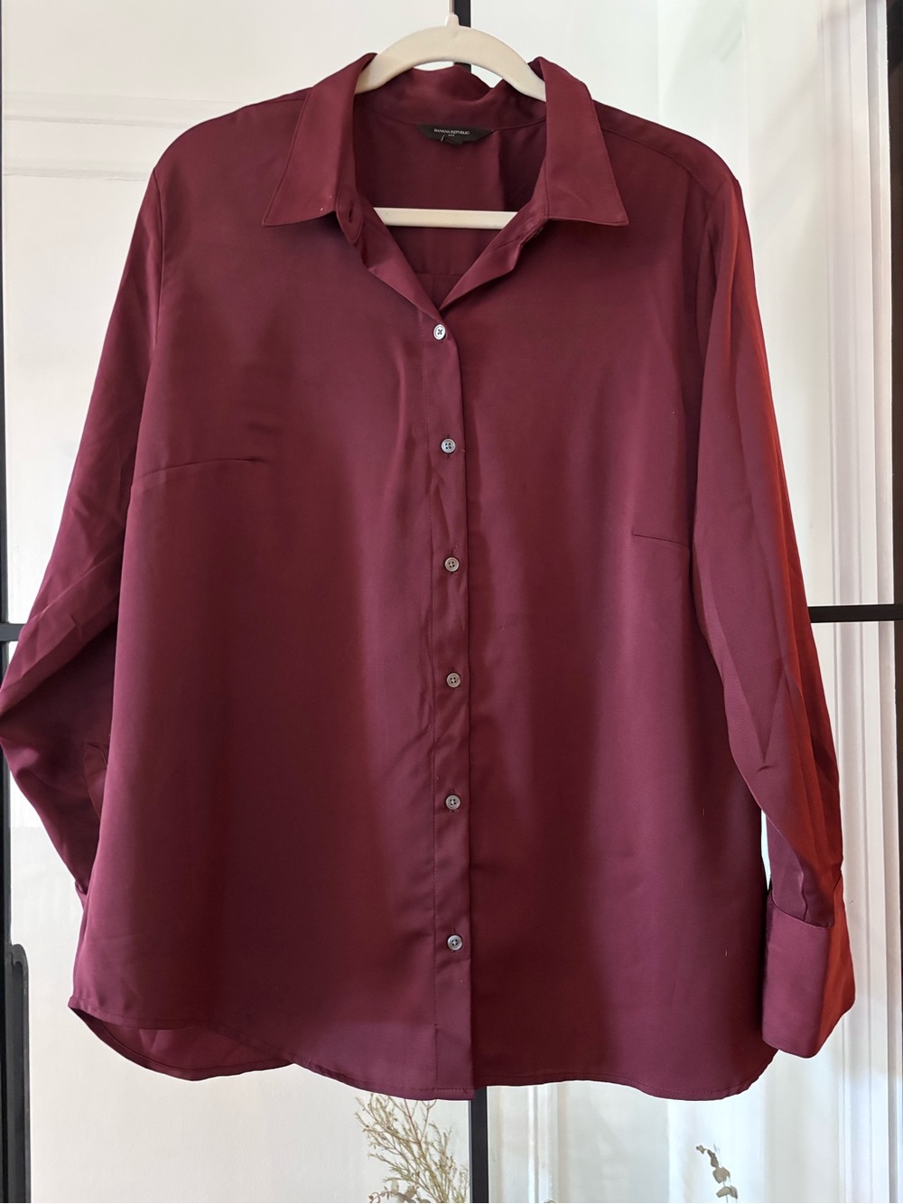 Banana Republic Women's Burgundy Button-Up Blouse